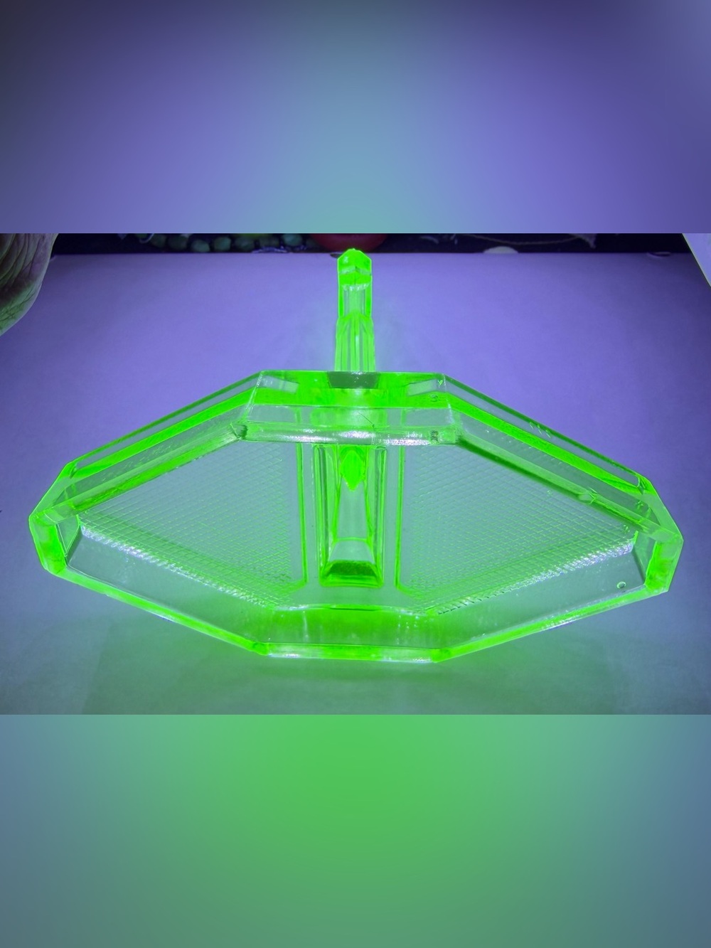 Art Deco Uranium Glass Vaseline Green Salt & Pepper Shakers W/ Caddy Antique - Picture 7 of 15